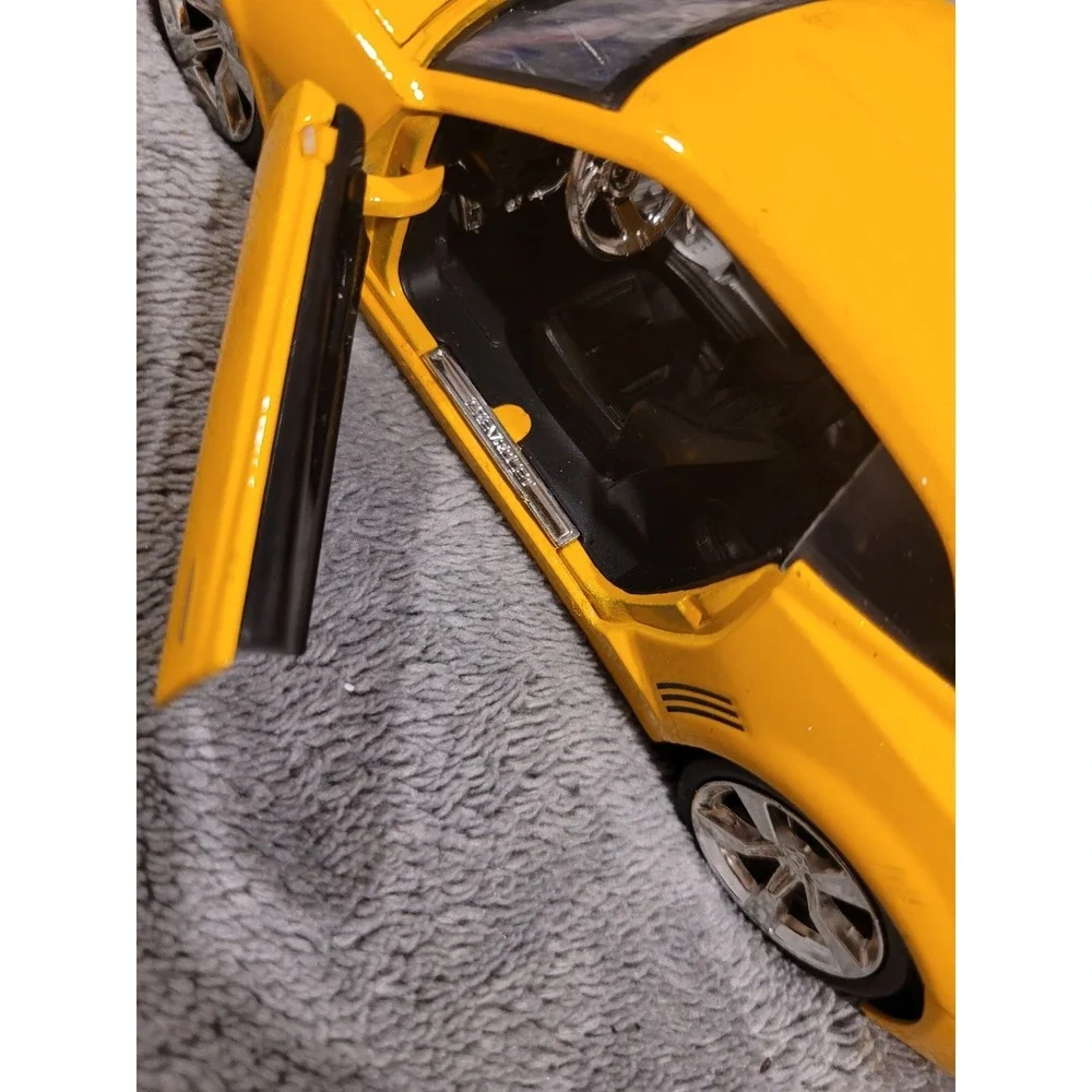 Jada 2006 Chevrolet Camaro Concept Bumblebee Yellow Diecast Model Car